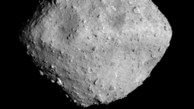 Японские минироботы осуществили посадку на астероид Рюгу
