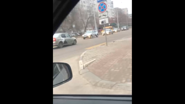 Интересный эпизод из Белгорода: парень прокатился на капоте такси