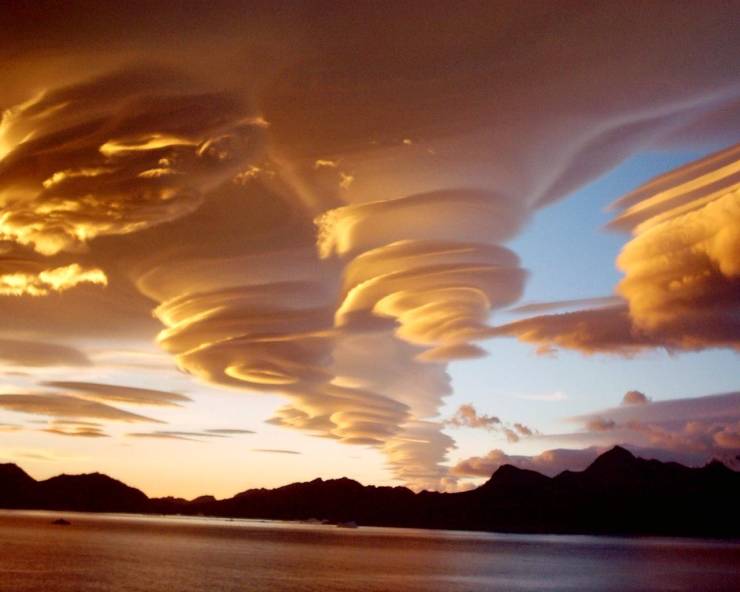 Странное природное явление - необычные облака