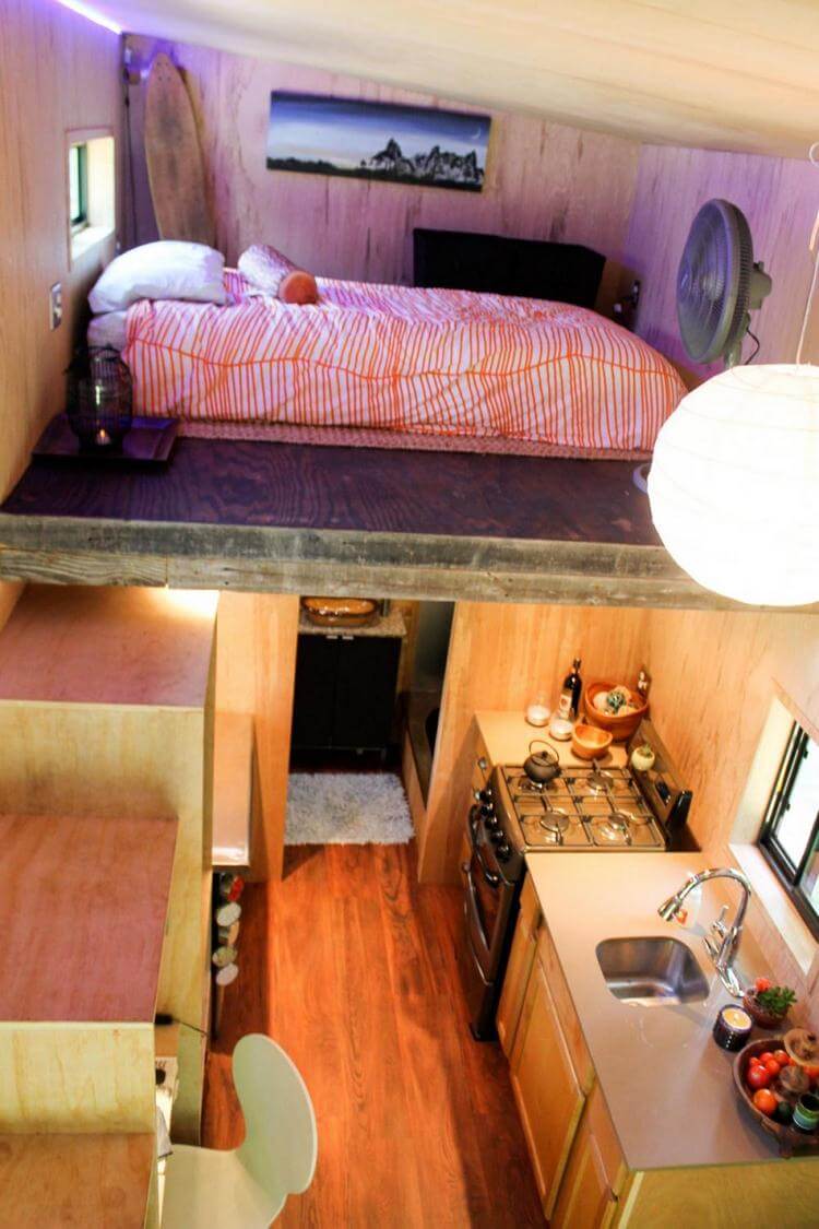 Находчивый студент, чтобы совсем не платить за общежитие, построил дом