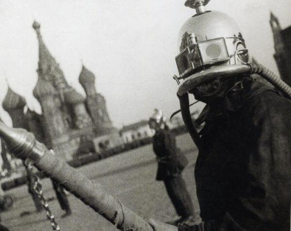 Михаил Боярский, ночные клубы и полиция: архивные кадры со всего мира