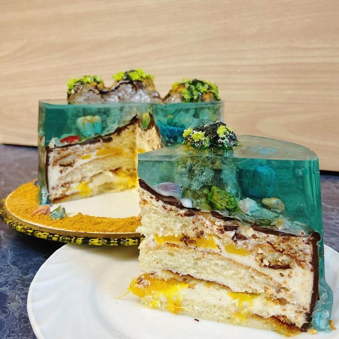 Во время карантина повара скучают по тропическим островам и создают кондитерские шедевры в виде тортиков