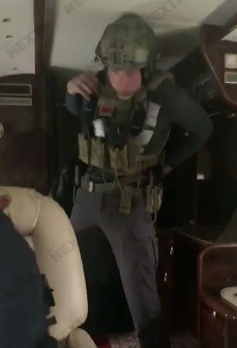 Александр Лукашенко вооружил своего сына и сам взял в руки автомат (фото + 2 видео)