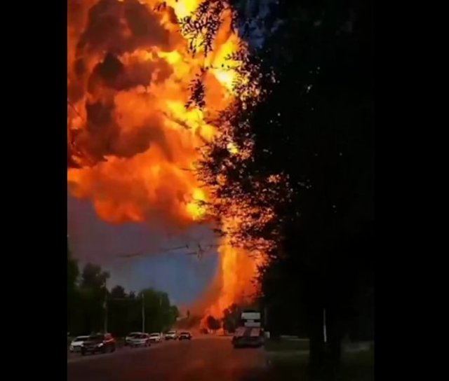 В Волгограде взорвалась газовая заправка (2 видео)