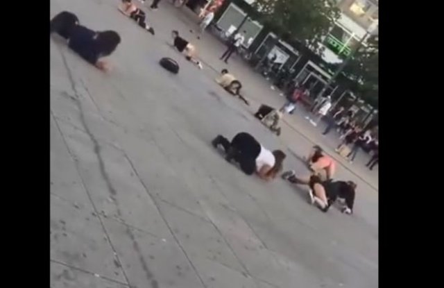 Девушки устроили очень странную акцию в Берлине
