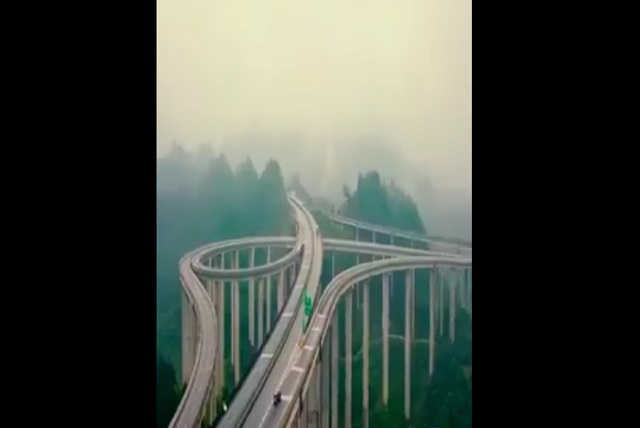 Как китайцы могут строить такие мосты?