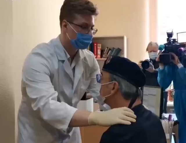 Михаил Боярский упал в обморок перед вакцинацией от гриппа