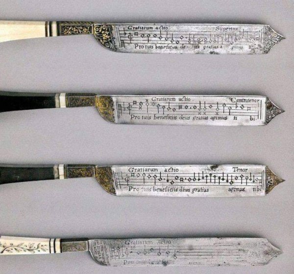 Набор ножей XVI века с выгравированными нотами