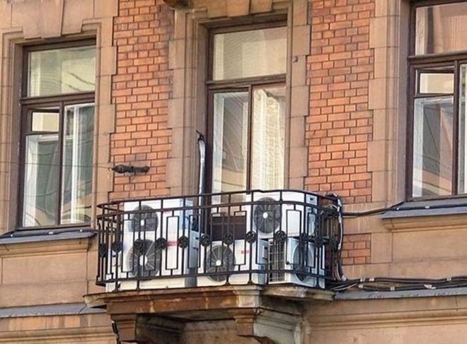 20 ну очень странных балконов, мимо которых вы бы не только не прошли, но еще бы и друзьям рассказали