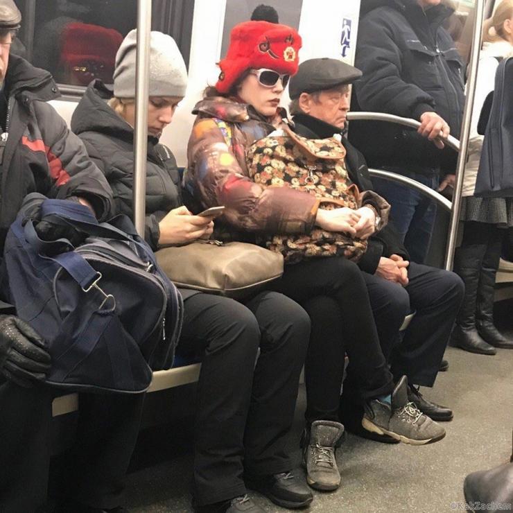 25 пассажиров российского метро, поведение и внешний вид которых очень удивляет порой