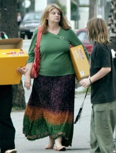 Как выглядит 69-летняя актриса Кёрсти Элли после похудения на 40 кг и пластики
