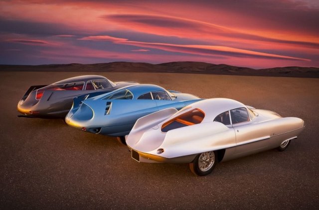 На аукционе решили продать три уникальных аэродинамических автомобиля Alfa Romeo B.A.T.