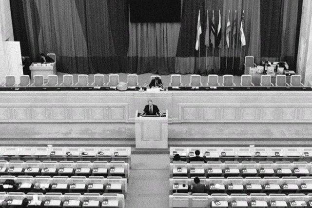 Последнее заседание Совета Республик Верховного Совета СССР, на котором была принята декларация о прекращении существования СССР, 26 декабря 1991 года.