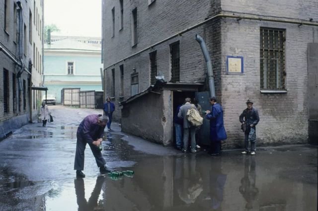 Пункт приёма бутылок, Москва, 1992 год