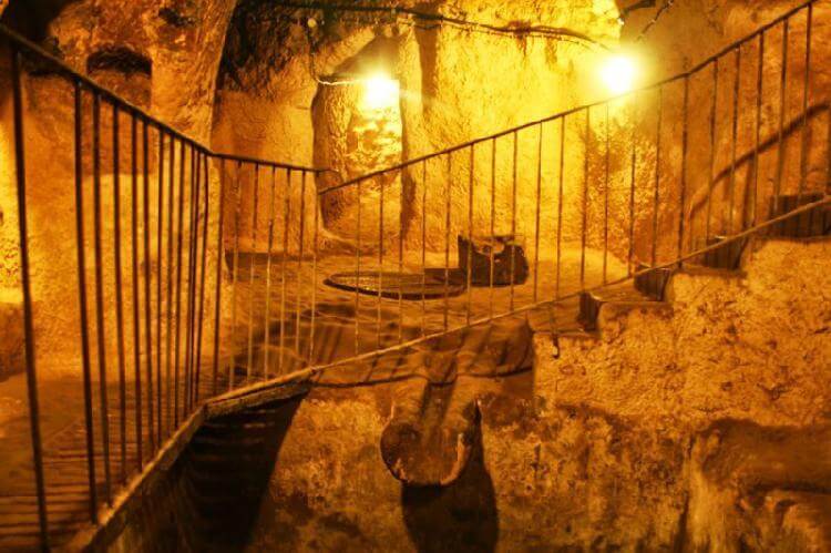 12000-летние подземные туннели от Шотландии до Турции. Они абсолютно реальны!