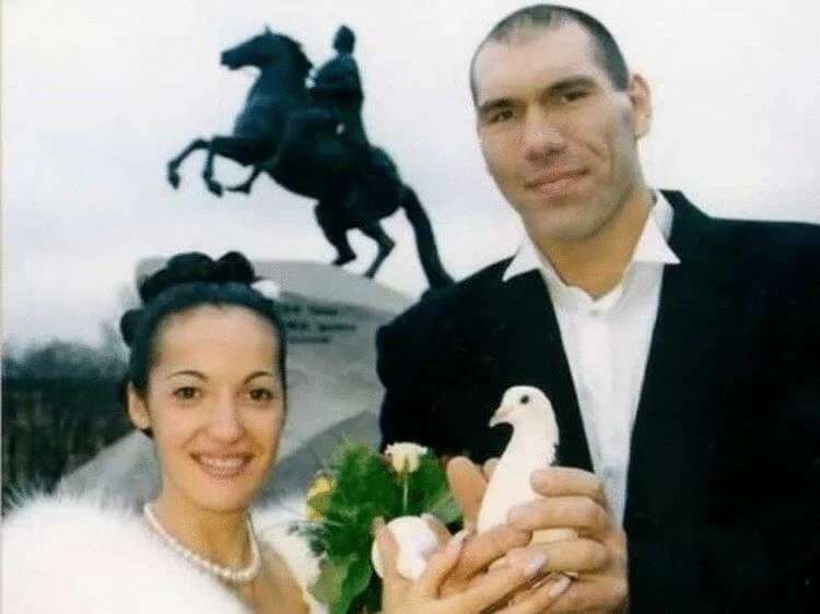 Как сейчас выглядят трое детей 46-летнего Николая Валуева и его жена Галина