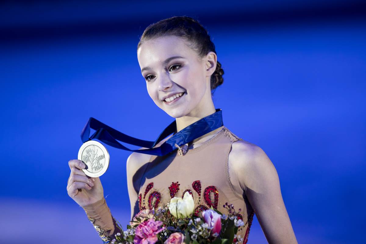 На что 17-летняя Анна Щербакова, знаменитая на весь мир фигуристка, тратит баснословные гонорары за свои победы