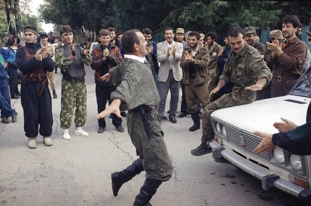 Чеченские добровольцы в Абхазии, город Гудаута, 30 сентября 1992 год.