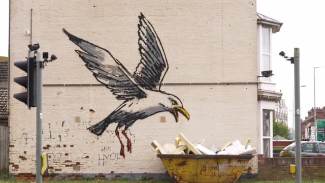 Новые работы британского уличного художника Бэнкси на восточном побережье Англии
