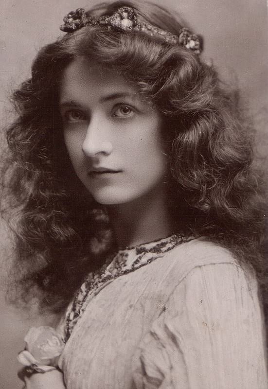 Самые красивые женщины начала XX века (11 фото)