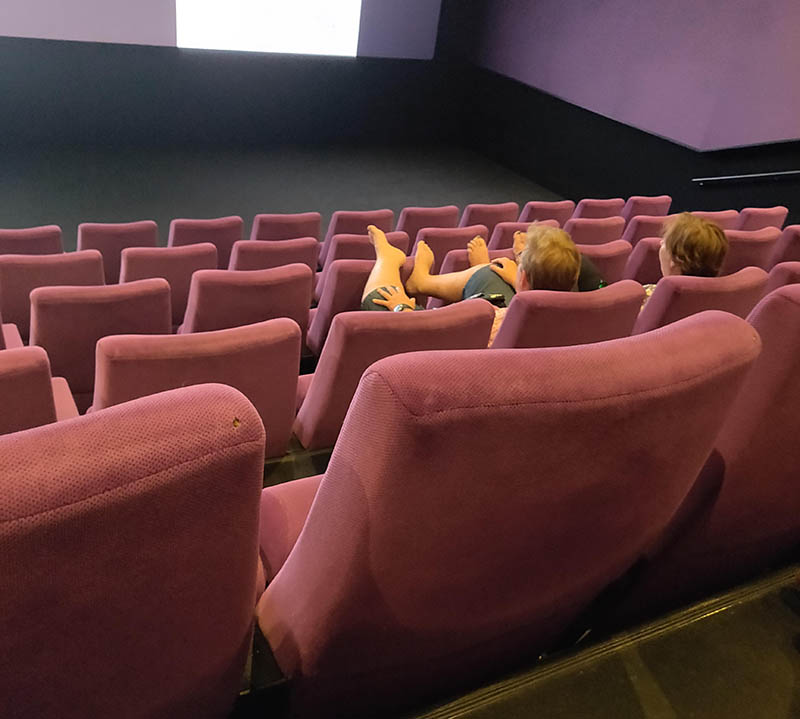 16 неожиданных вещей, с которыми столкнулись люди, которые пошли в кинотеатр посмотреть фильм