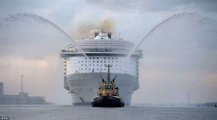 Самый большой корабль в истории сошёл на воду