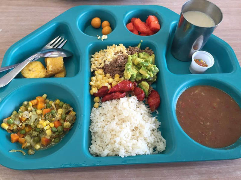 18 обедов, которые столовые школ в разных странах мира предлагают своим ученикам