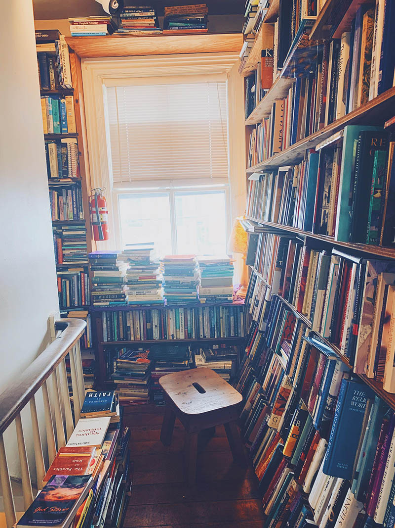 16 домашних библиотек, которые иначе как «волшебными» и не назовешь