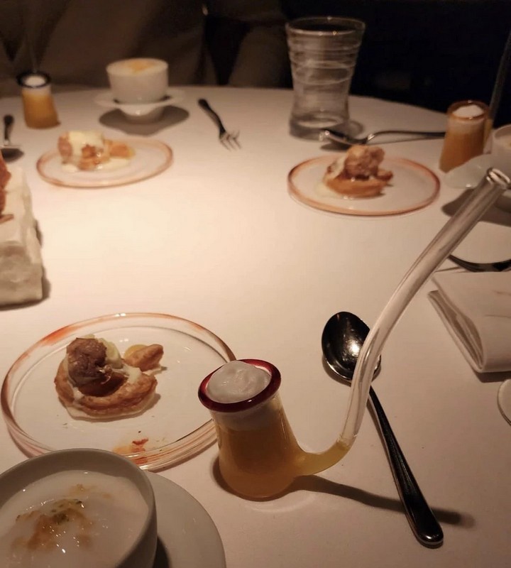 16 фото из дорогущих ресторанов, которые покажут, чем вас там будут кормить