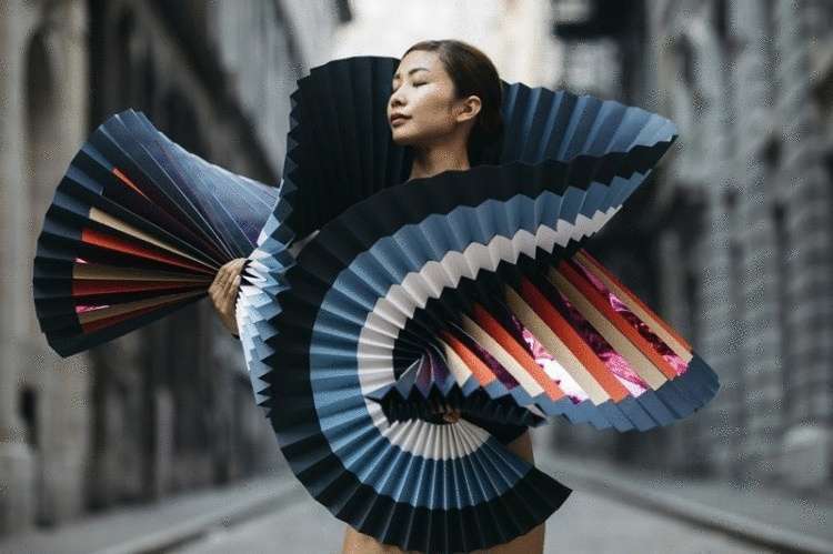 Необычный фотопроект под названием «Плие»: балерины в пачках из оригами