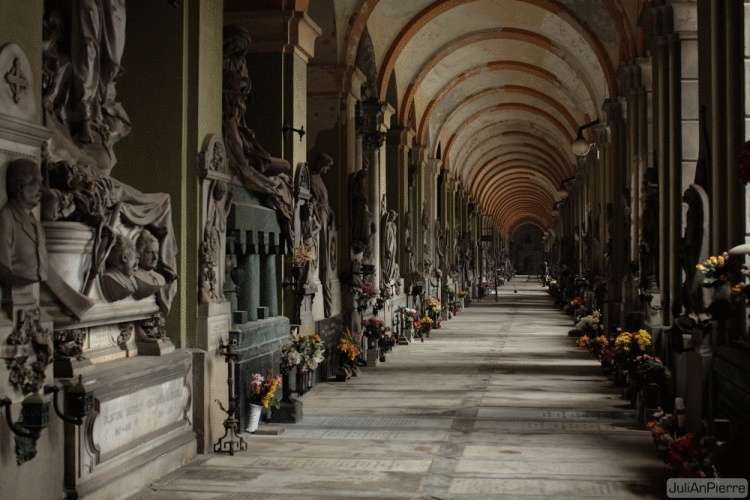 Старинное монументальное кладбище Стальено в Генуе