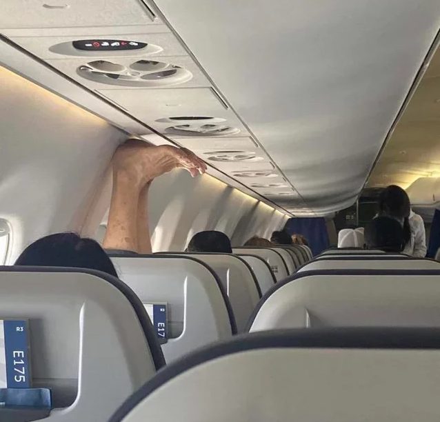 17 забавных случаев, когда полёт на самолёте по впечатлениям мог переплюнуть сам отпуск