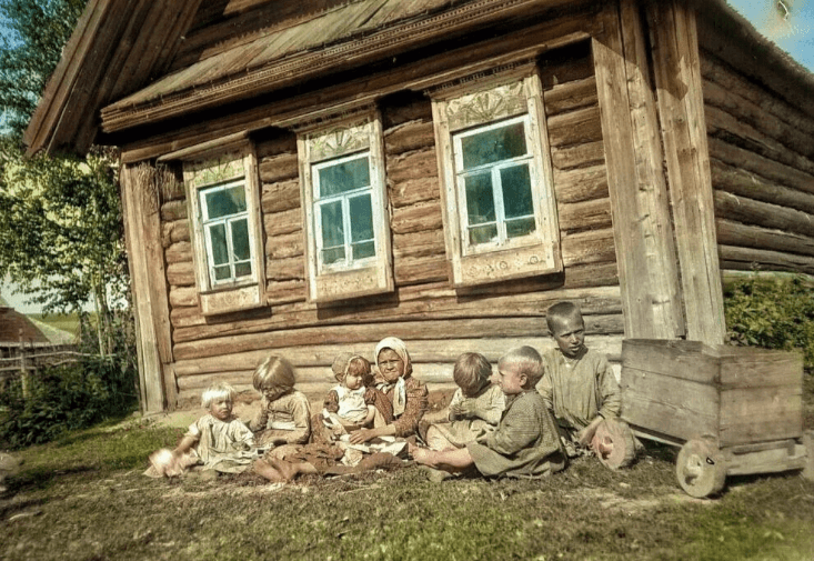 Уникальные цветные фото дореволюционной семьи крестьян Российской империи