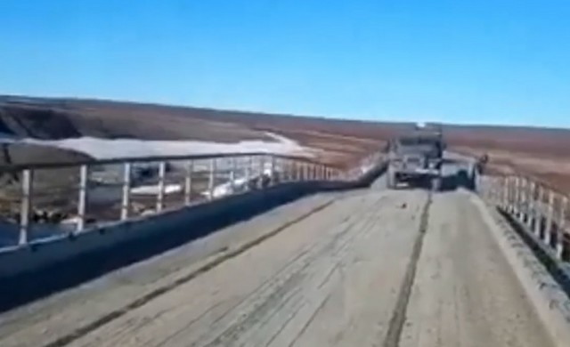 На трассе в Ямале обрушился мост, но его не будут ремонтировать
