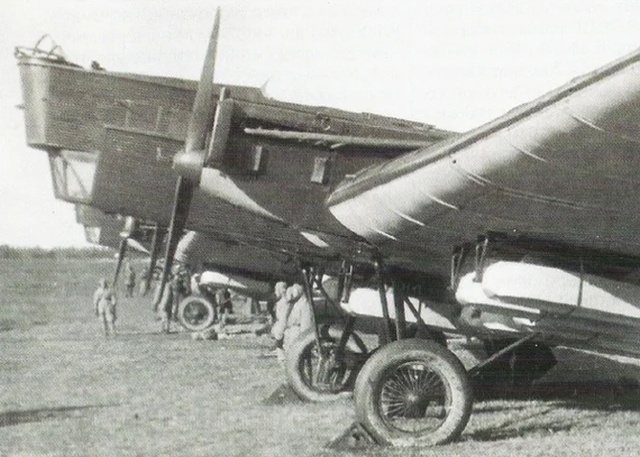 Подвесные "гробы" для десантников 1930-х годов